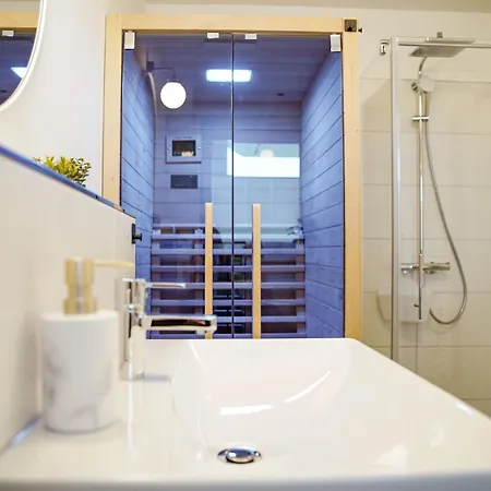 Gebirgsresort - 3 2 3 Apartment *